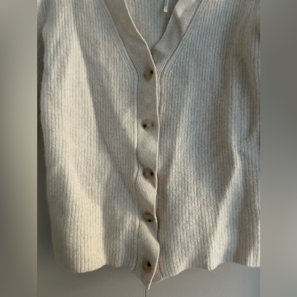 Maeve by Anthropologie 100% Cashmere Cream Colored Cropped Cardigan - Picture 4 of 10